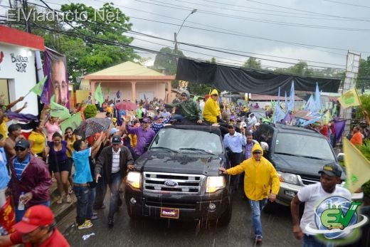 Danilo Medina encabeza marcha en Moca